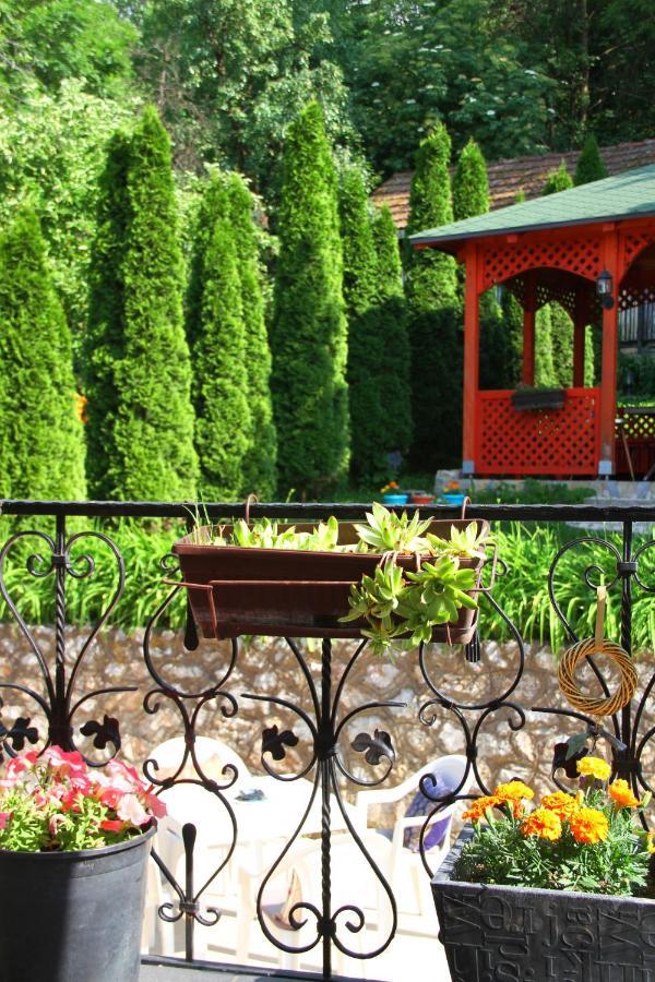 Downtown Green Oasis Apartments Sarajevo Exterior photo