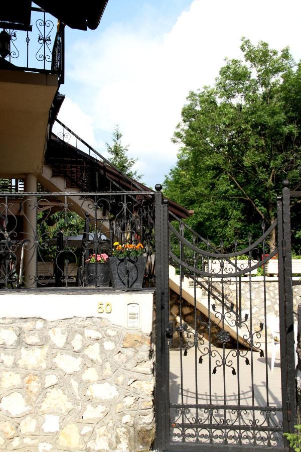 Downtown Green Oasis Apartments Sarajevo Exterior photo